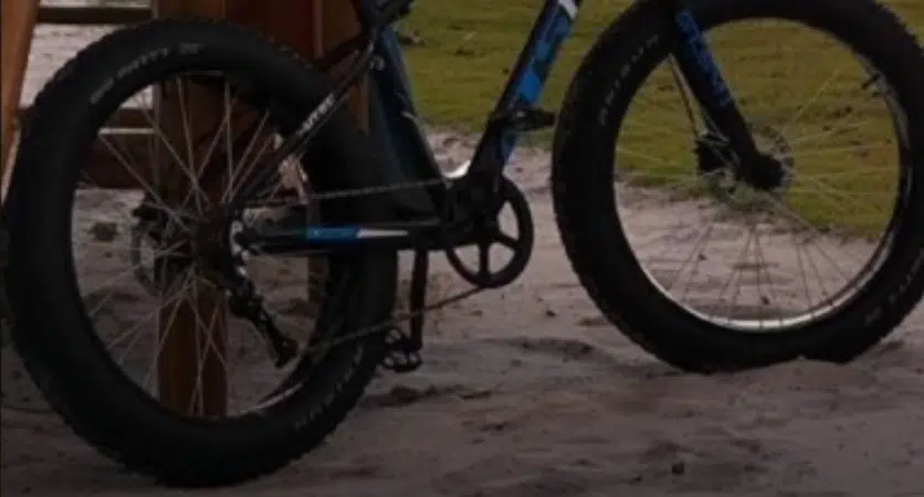 Bike avaliada em R$ 3 mil é furtada em condomínio de luxo na orla de Camaçari