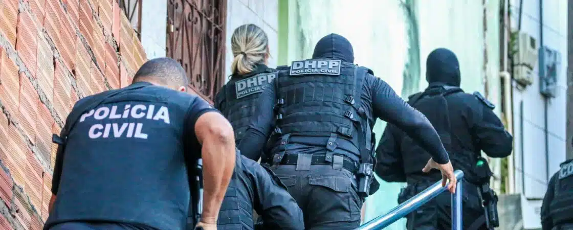 Operação cumpre 10 mandados contra criminosos em Salvador e Região Metropolitana