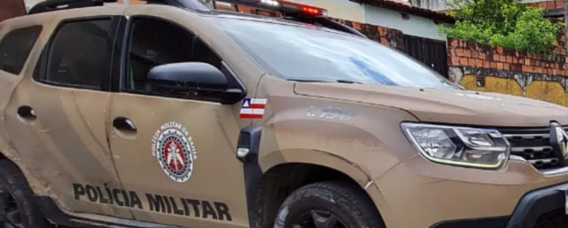 Suspeitos de assaltos são presos com veículo roubado em Simões Filho
