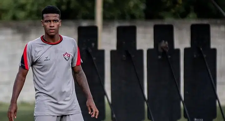 Felipe Vieira tem lesão no joelho e não joga mais em 2023