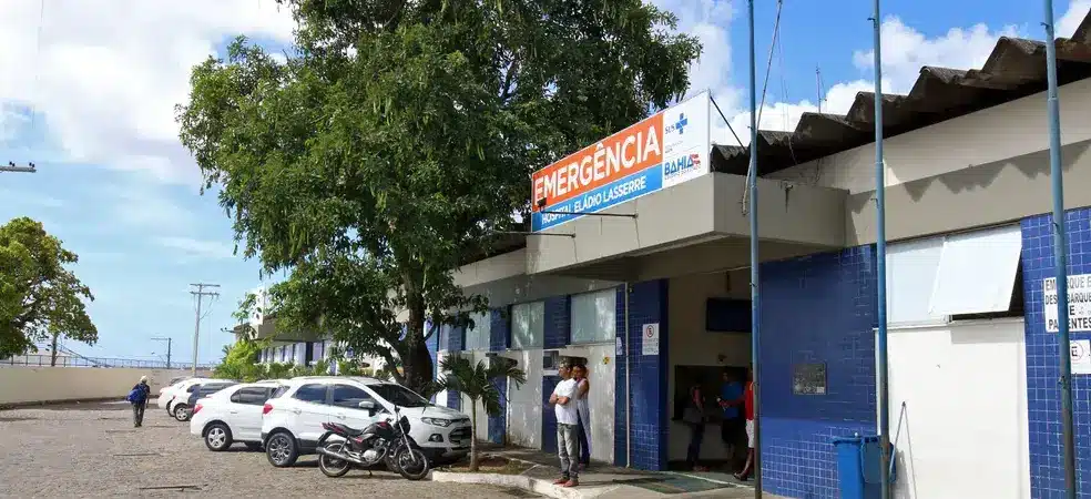 Adolescente de 14 anos fica em estado grave após ser baleado em Salvador