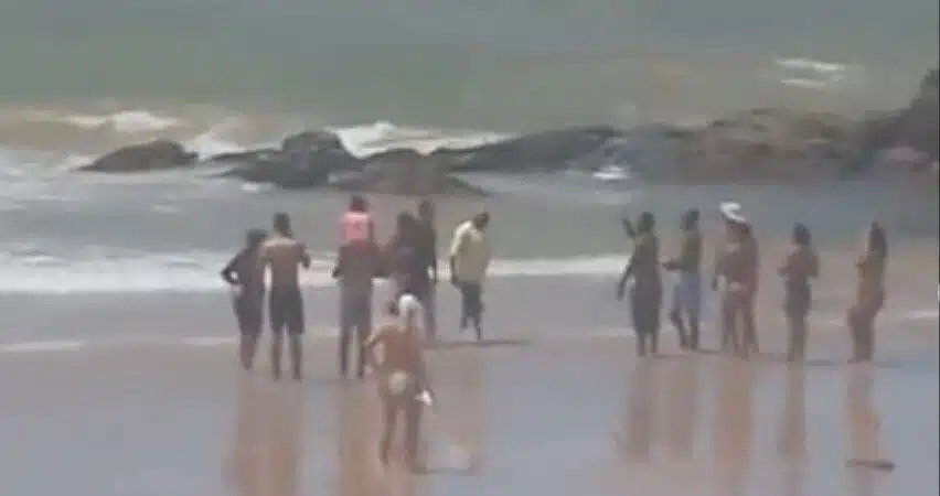 Feriadão: adolescente se afoga na praia de Itapuã
