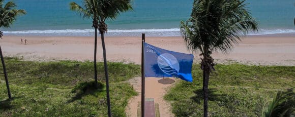 Bandeira Azul: Praias de Camaçari são destaques no Nordeste pelo 4º ano seguido