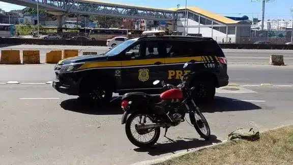 Homem é preso com motocicleta adulterada em Salvador