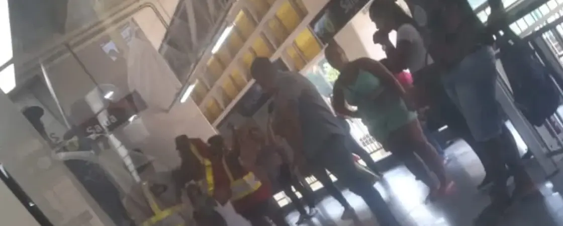 Mulher é empurrada nos trilhos do metrô de Salvador