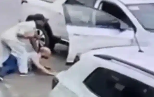 Empresários são retirados de carro e jogados no chão durante assalto na BA
