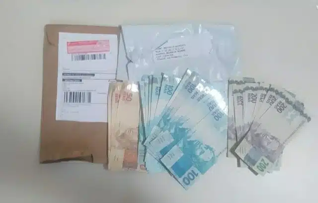 Homens são presos com R$ 3 mil em notas falsas na BA