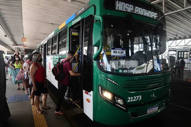 Rodoviários aprovam estado de greve em Salvador