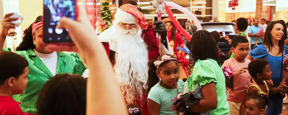 Camaçari: Desfile natalino acontece em shopping neste sábado