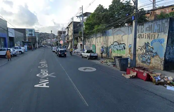 Corpo é encontrado dentro de saco plástico em avenida de Salvador