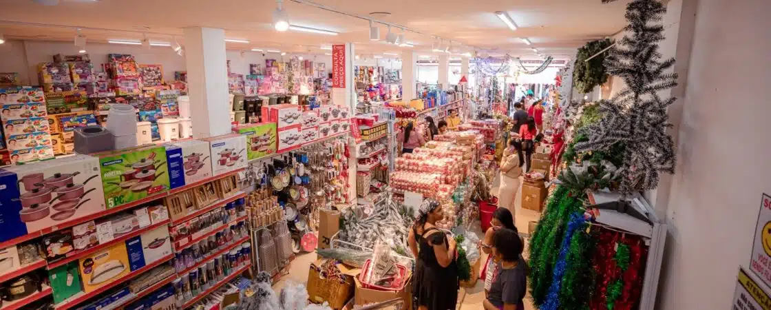 Vendas no comércio de Camaçari esquentam com a decoração de Natal