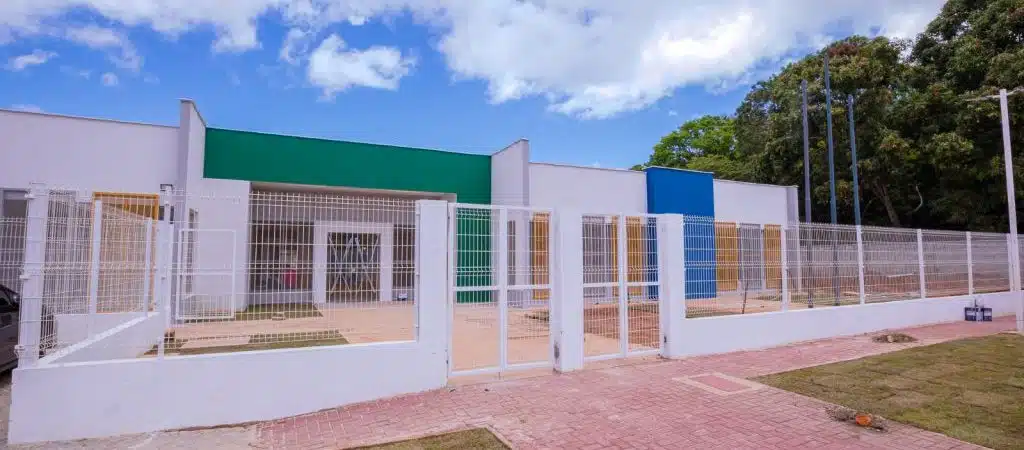 Creche de Catu de Abrantes será inaugurada ainda neste semestre, diz Flávio Matos
