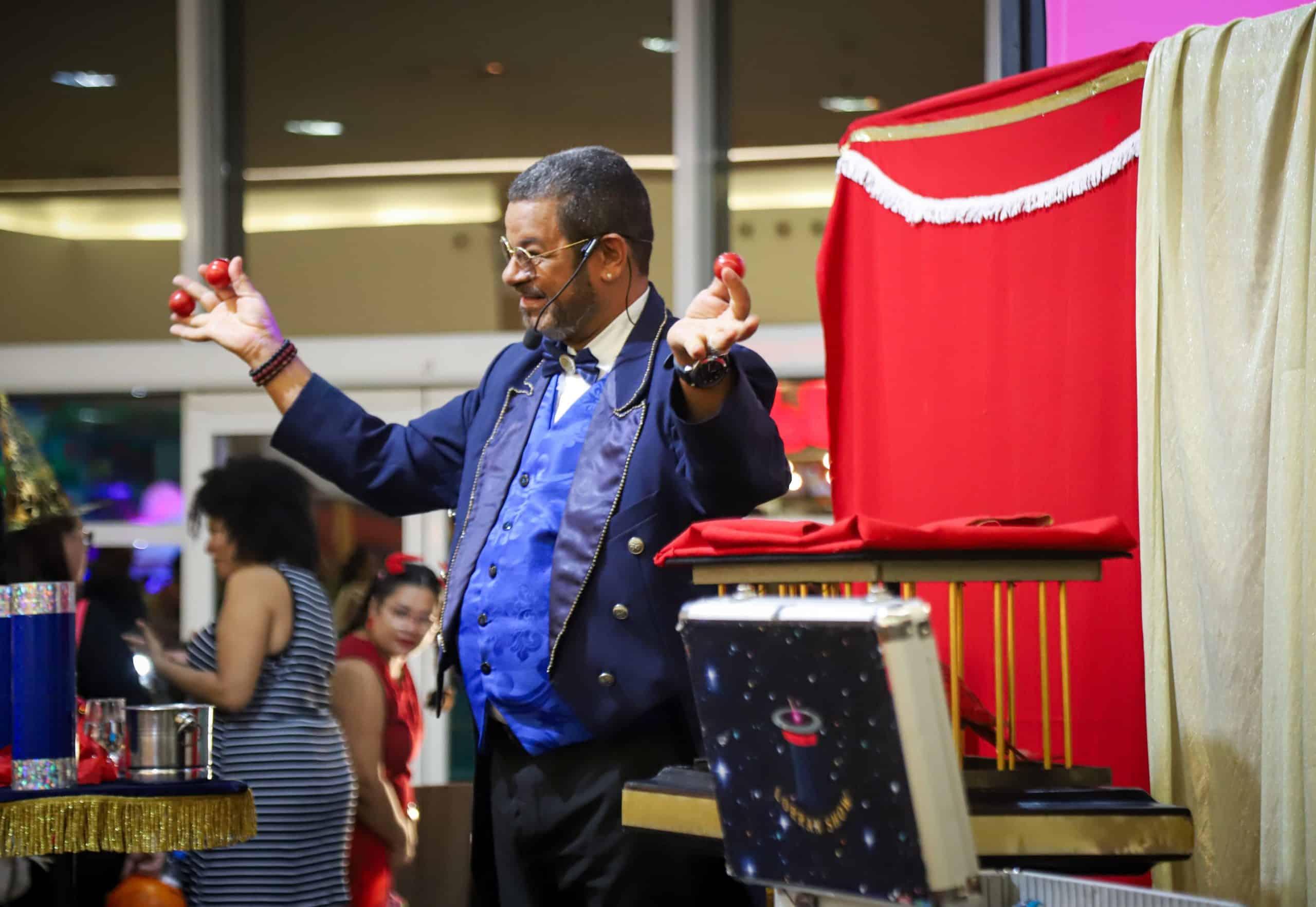 Show de mágica acontece neste domingo em shopping de Camaçari