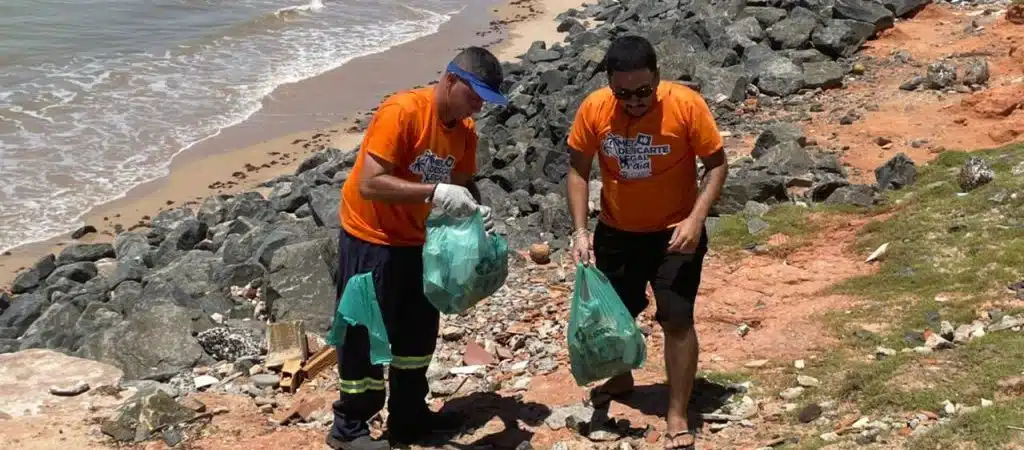 3ª edição do Projeto “Meu descarte legal” acontece na praia de Guarajuba