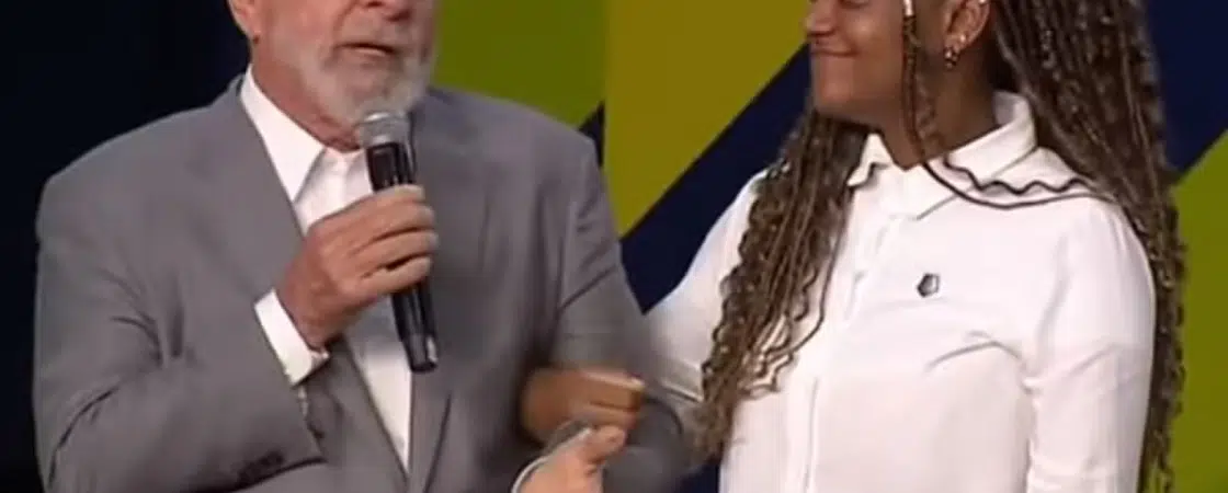 Lula diz a jovem negra que “afrodescendente gosta do batuque de um tambor” e causa polêmica