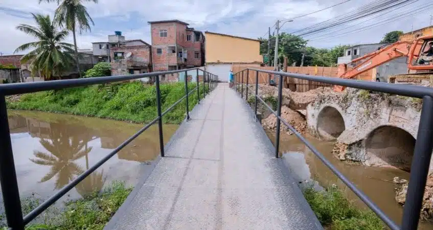 Homem inconsciente é encontrado na obra da ponte do Rio Camaçari
