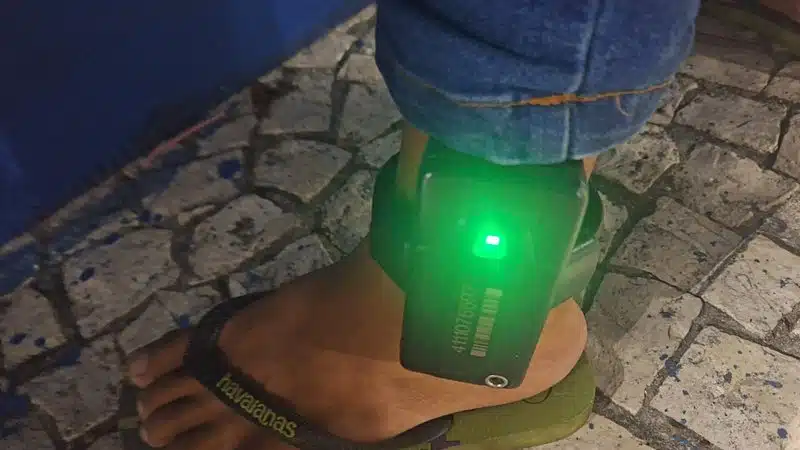 Salvador: homem com tornozeleira eletrônica é detido duas vezes no Carnaval