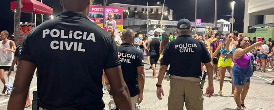 Jornalista é presa em Salvador após cometer racismo contra policial negra