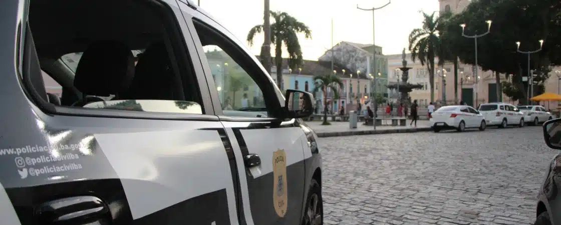 Ladrão é preso em flagrante por roubar turistas suíços no Centro Histórico de Salvador