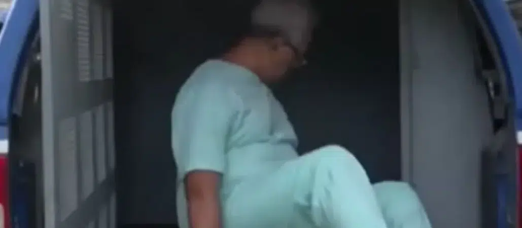 Médico preso após injúria racial paga fiança e é solto