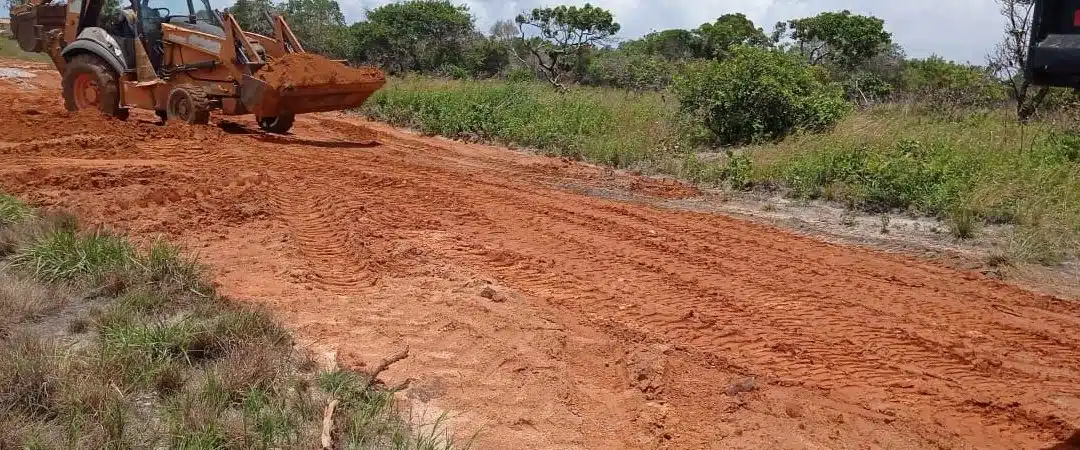 Sedur destrói construção de pista clandestina em Arembepe