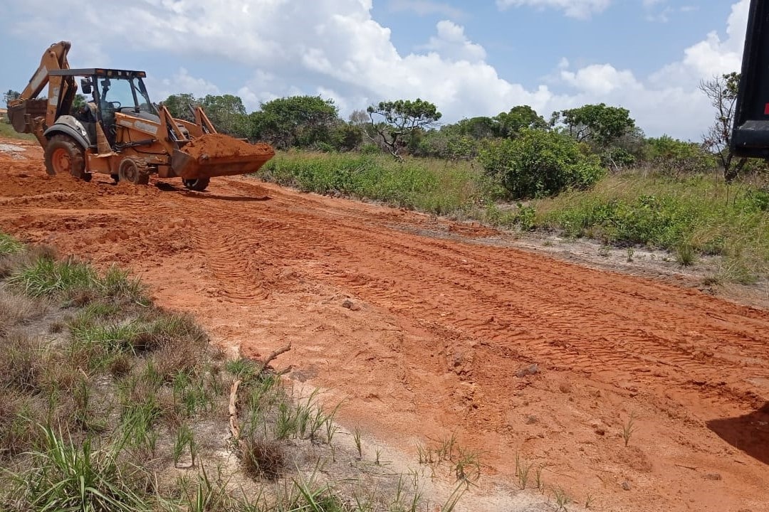Sedur destrói construção de pista clandestina em Arembepe