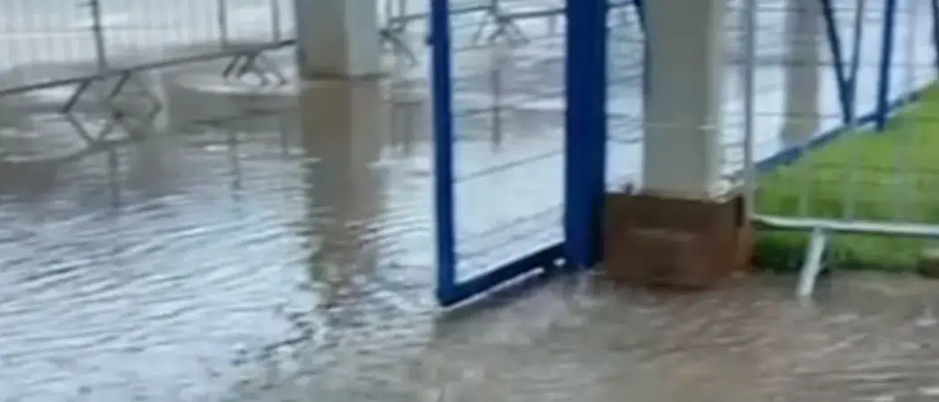 Terminal e Estação Águas Claras voltam a alagar após fortes chuvas