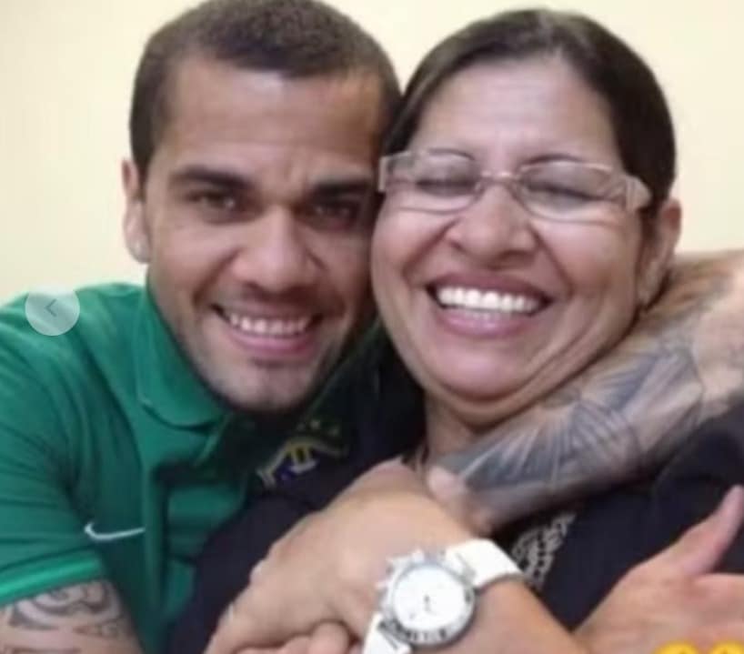 “A vitória chegou para glória do senhor”: mãe de Dani Alves comemora decisão da Justiça