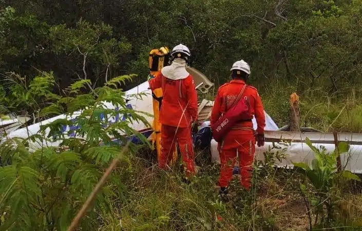 Avião cai em Barreiras e deixa 3 homens mortos