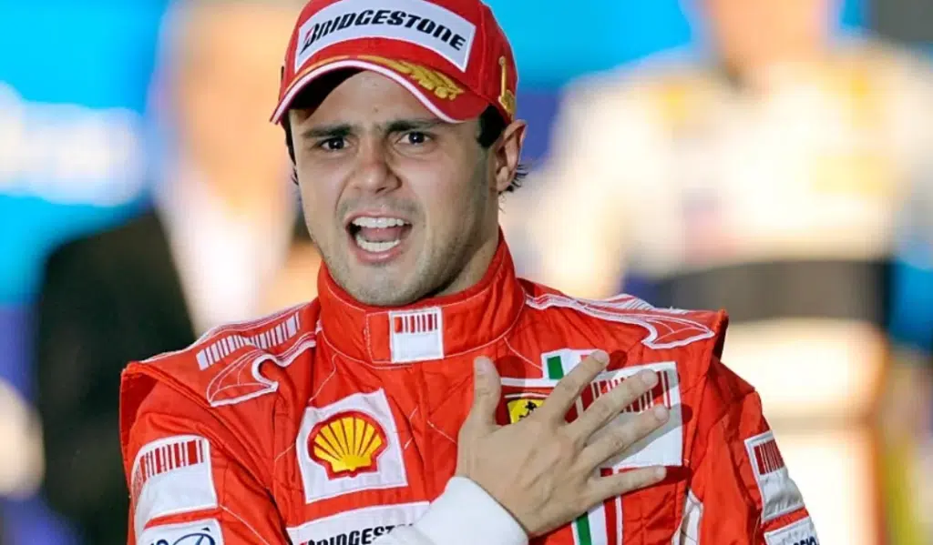 O piloto de Fórmula 1, Felipe Massa, questiona o resultado do campeonato de F1 do ano de 2008 e nesta segunda-feira (11), ele oficializou as ações contra a Federação Internacional do Automobilismo (FIA), a Formula One Management (FOM) e o ex-presidente da categoria, Bernie Ecclestone. Felipe também questiona especialmente, a não-anulação do GP de Singapura de 2008.