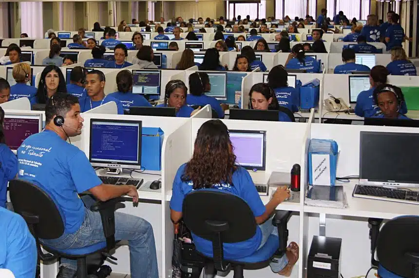 Operador de telemarketing, vendedor e mais: Vagas para RMS nesta segunda