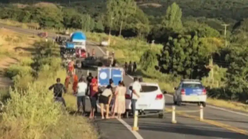 Duas pessoas morrem após acidente em rodovia da Bahia