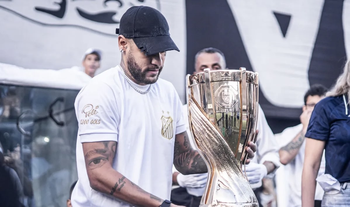 Em meio a rumores de retorno, Neymar permanece no Al-Hilal até 2025