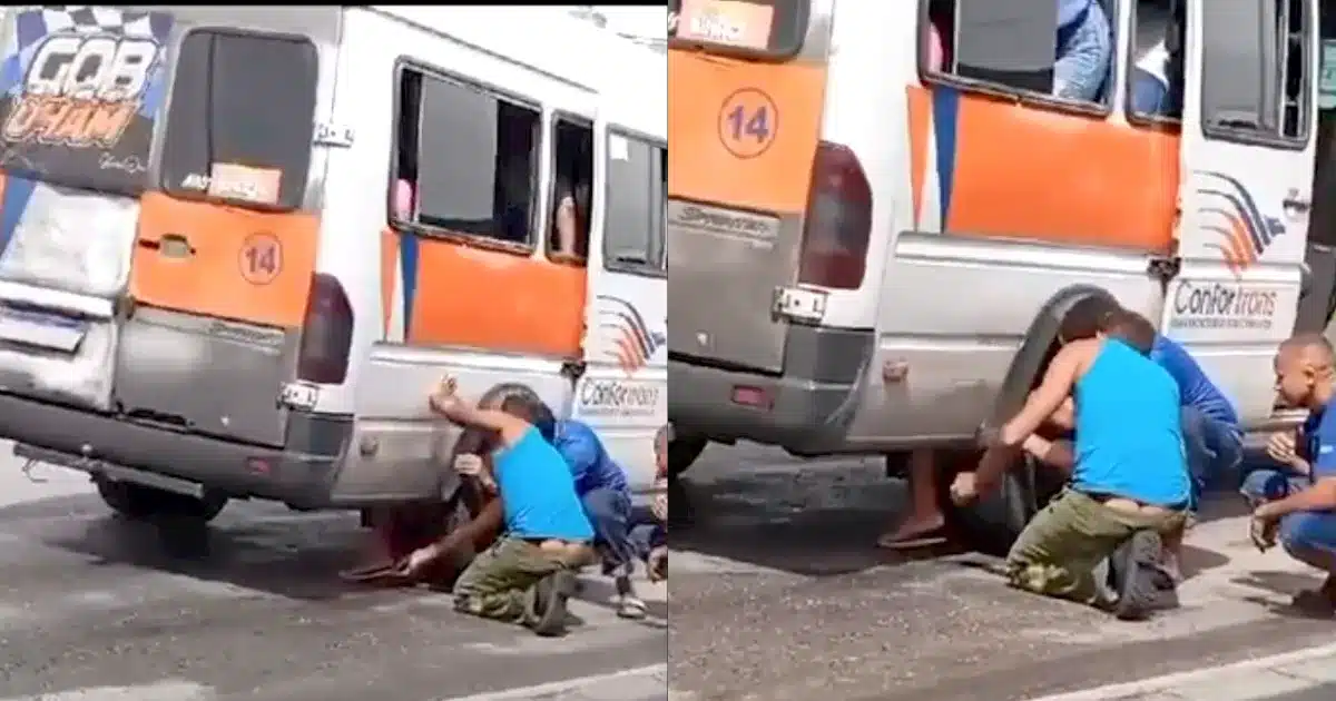 Passageira fica com o pé preso após piso de van ceder em Simões Filho