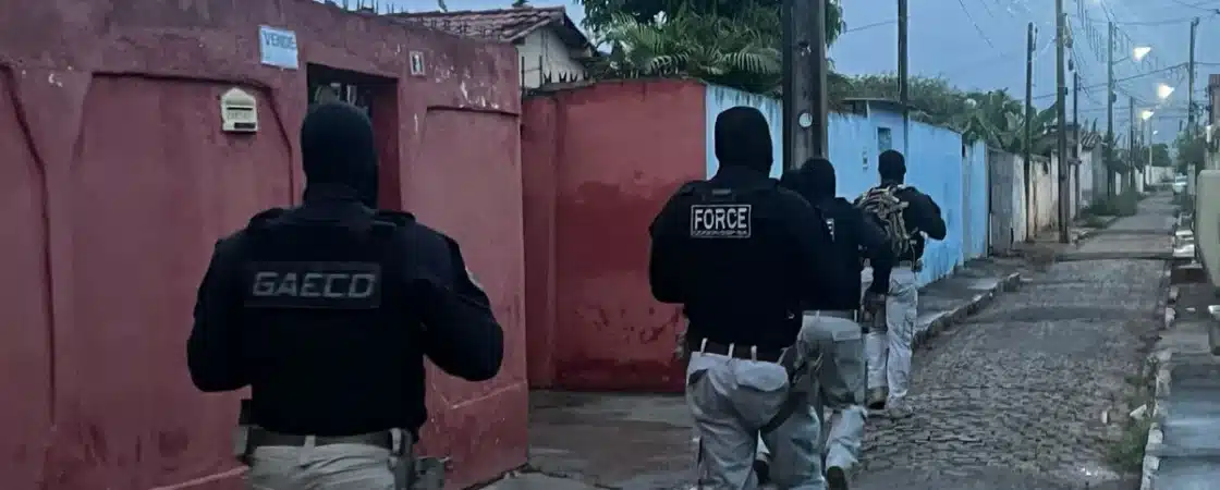 Policiais são presos acusados de participação em grupo de extermínio