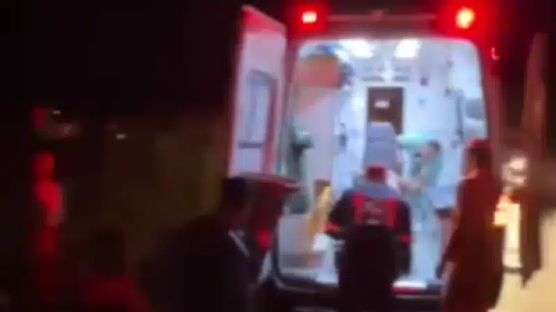 13 pessoas ficam feridas após ônibus tombar na Bahia