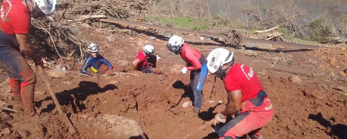 Bombeiros baianos já resgataram mais de 200 pessoas no RS