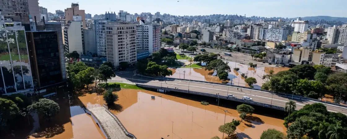 Chega a 100 o número de mortes confirmadas em desastre no RS