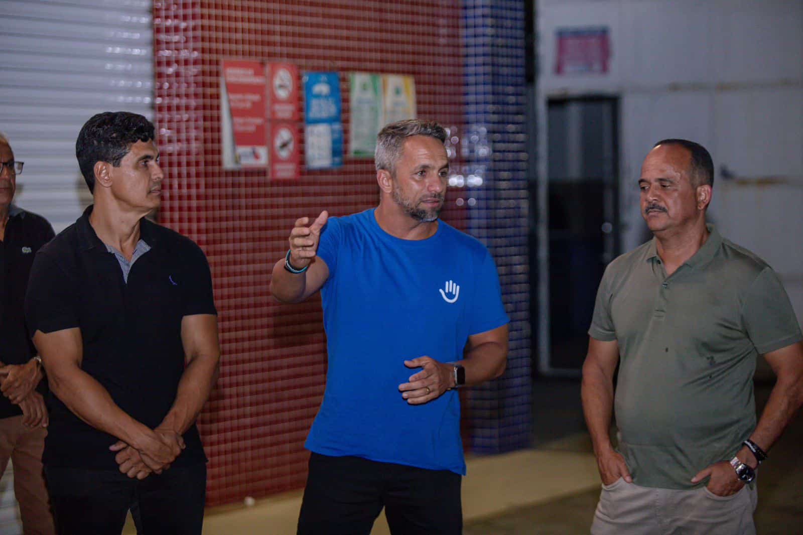 Elinaldo e Flávio Matos dialogam com empresários da Costa de Camaçari
