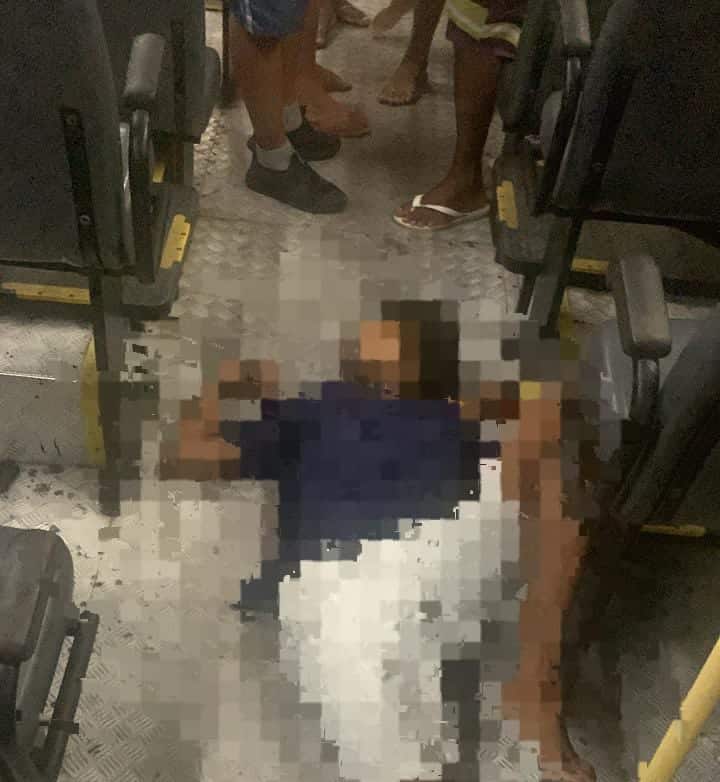 Passageiro é assassinado a tiros dentro de ônibus em Salvador