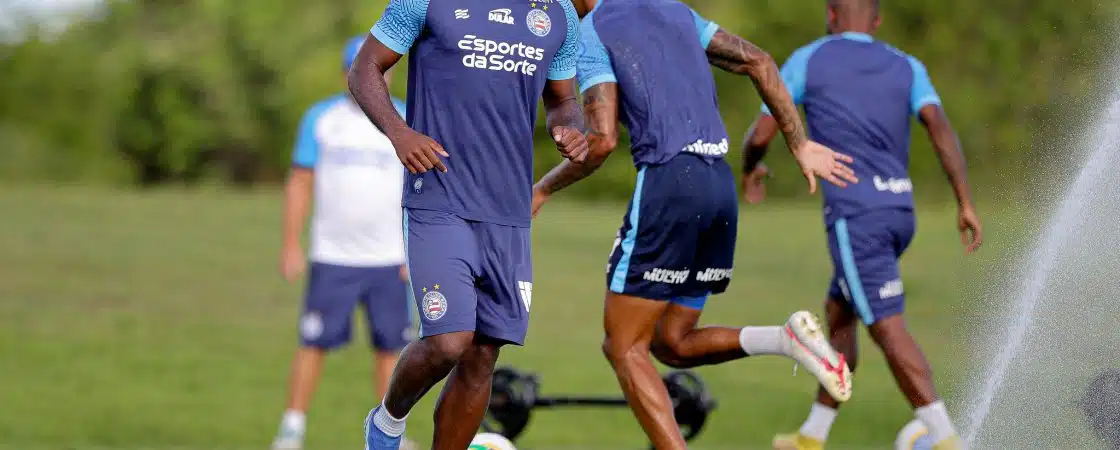 Time do Bahia realiza treino tático para se preparar contra Botafogo