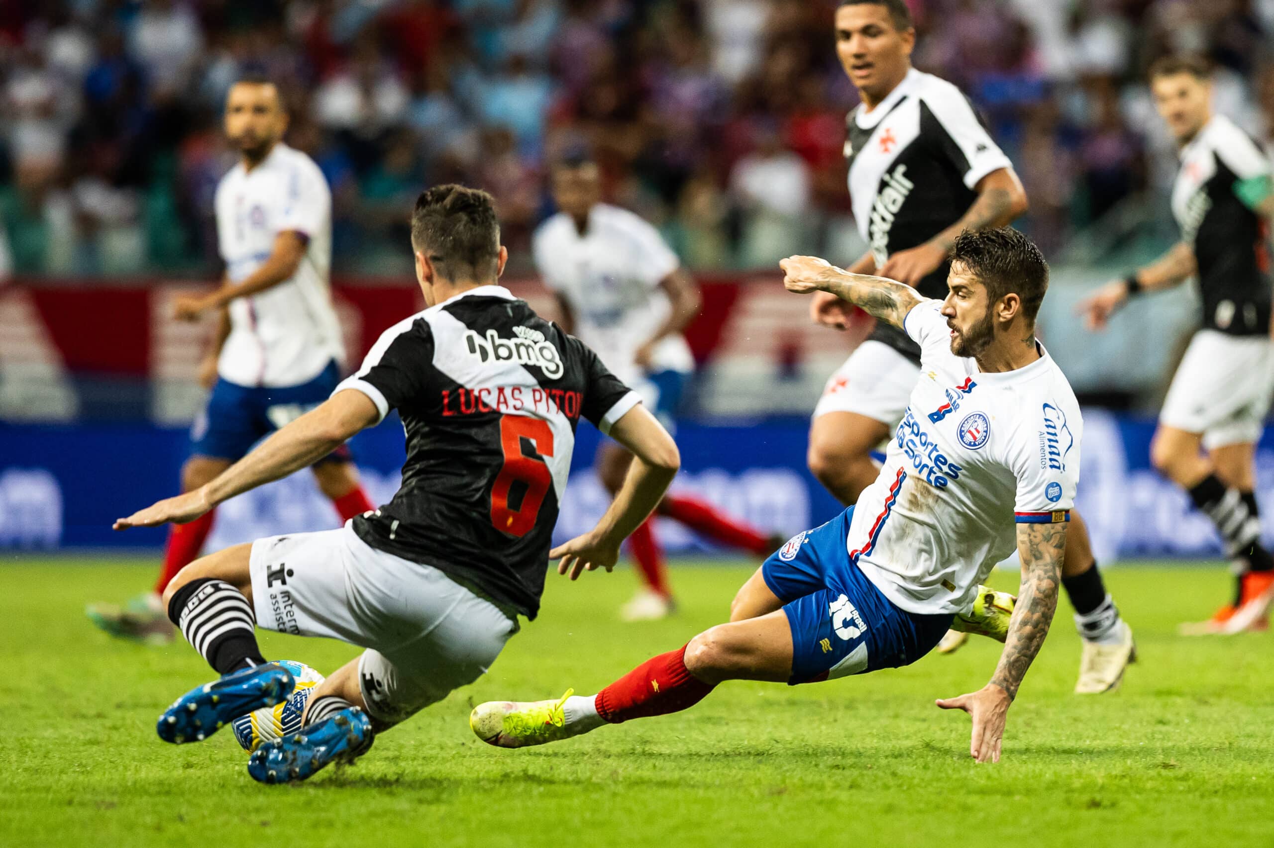 Bahia vence Vasco e retorna a vice-liderança do Brasileirão