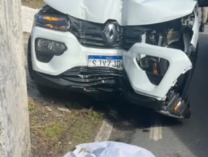 Ciclista é morta ao ser atingida por carro em Lauro de Freitas