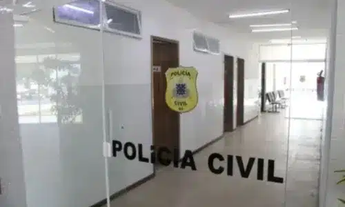 Homem é encontrado morto ao lado de carro com restrição de roubo em Salvador