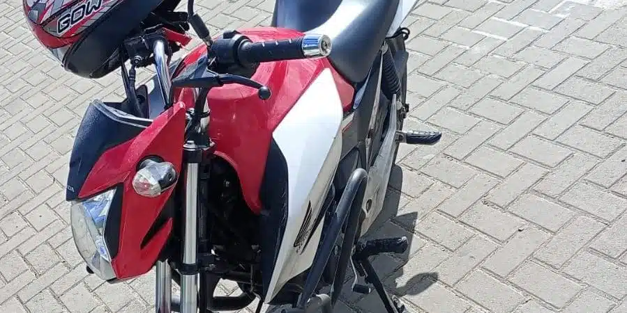 Motocicleta é roubada no bairro Lama Preta
