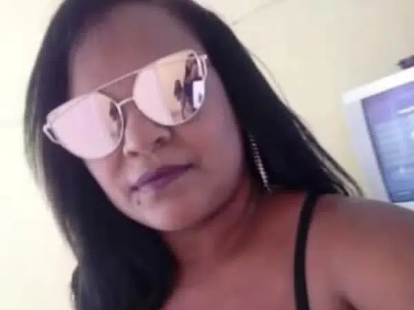 Mulher é morta na frente dos filhos em apartamento na Bahia