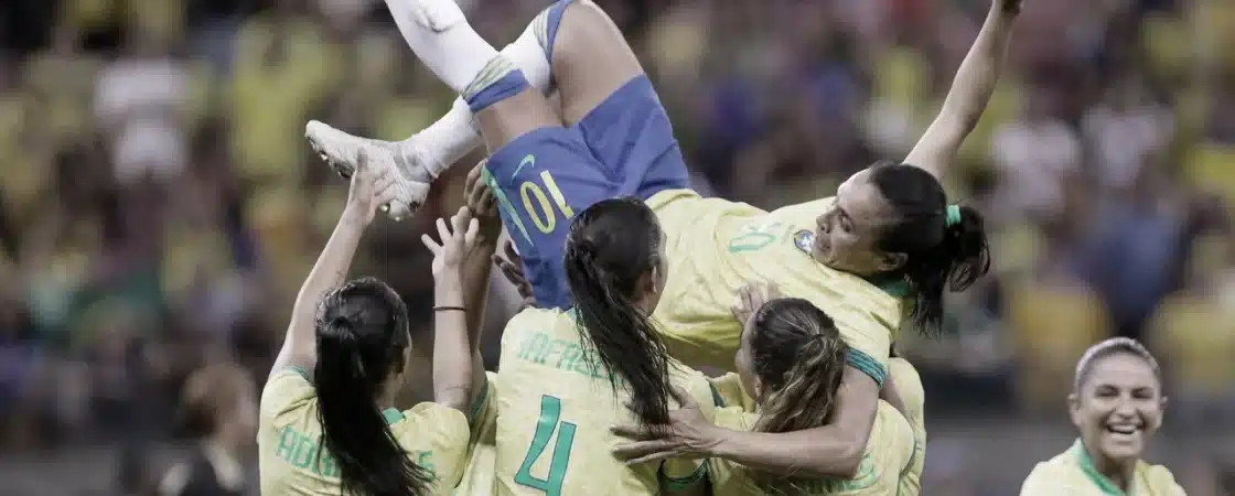 Seleção Brasileira Feminina derrota Jamaica na Arena Fonte Nova