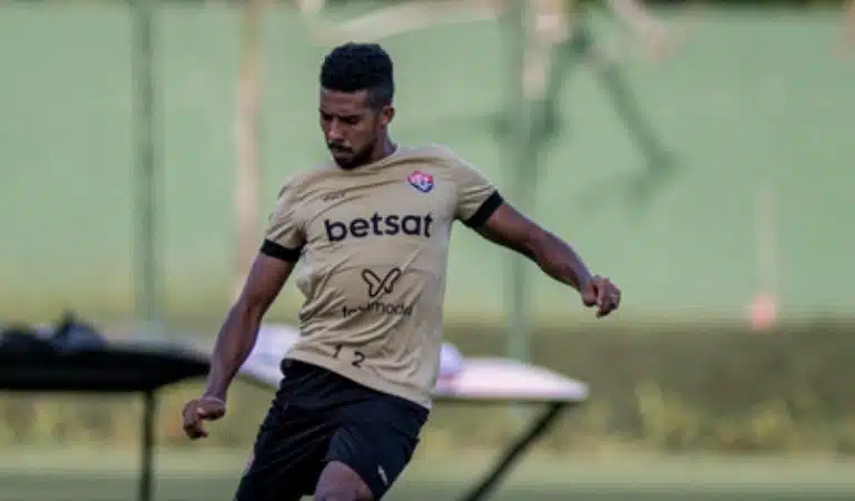 Vitória visita Red Bull Bragantino para se afastar do Z-4