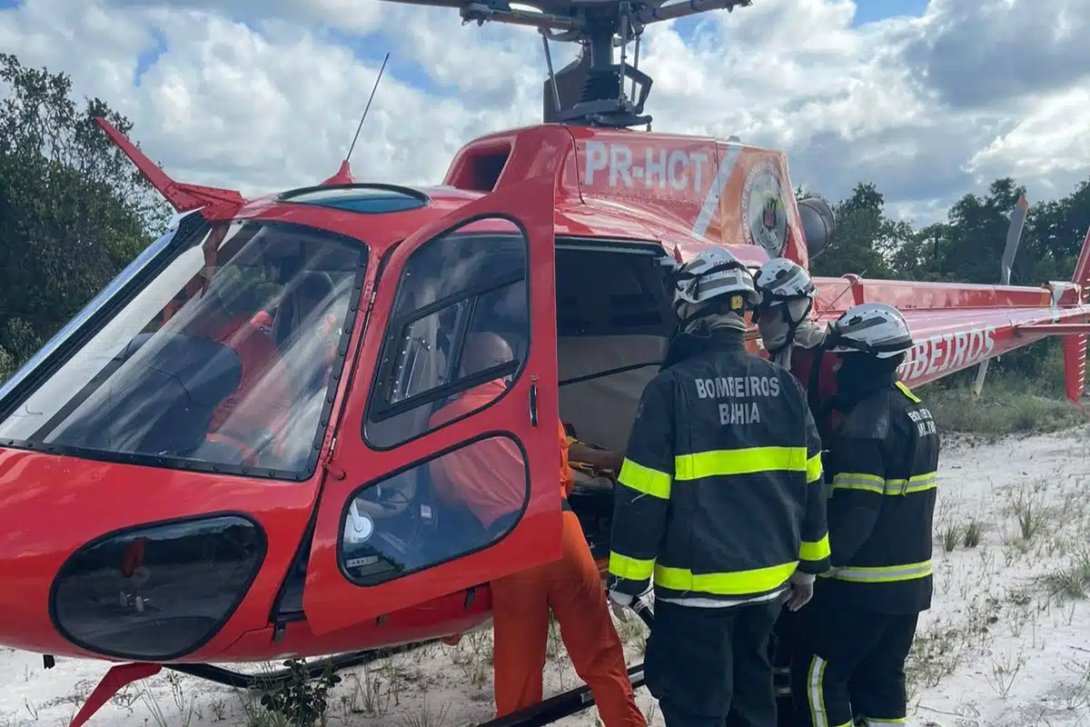 Mata de São João: Bombeiros resgatam vítima de acidente em helicóptero