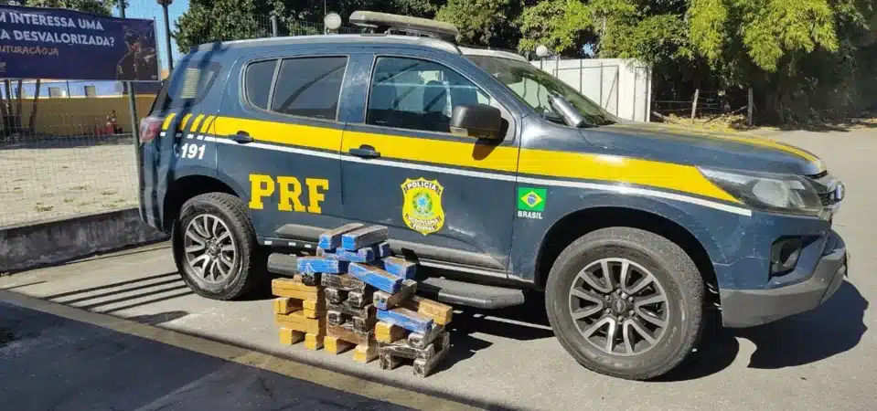 BA: Mulher é presa com 78 tabletes de maconha em ônibus